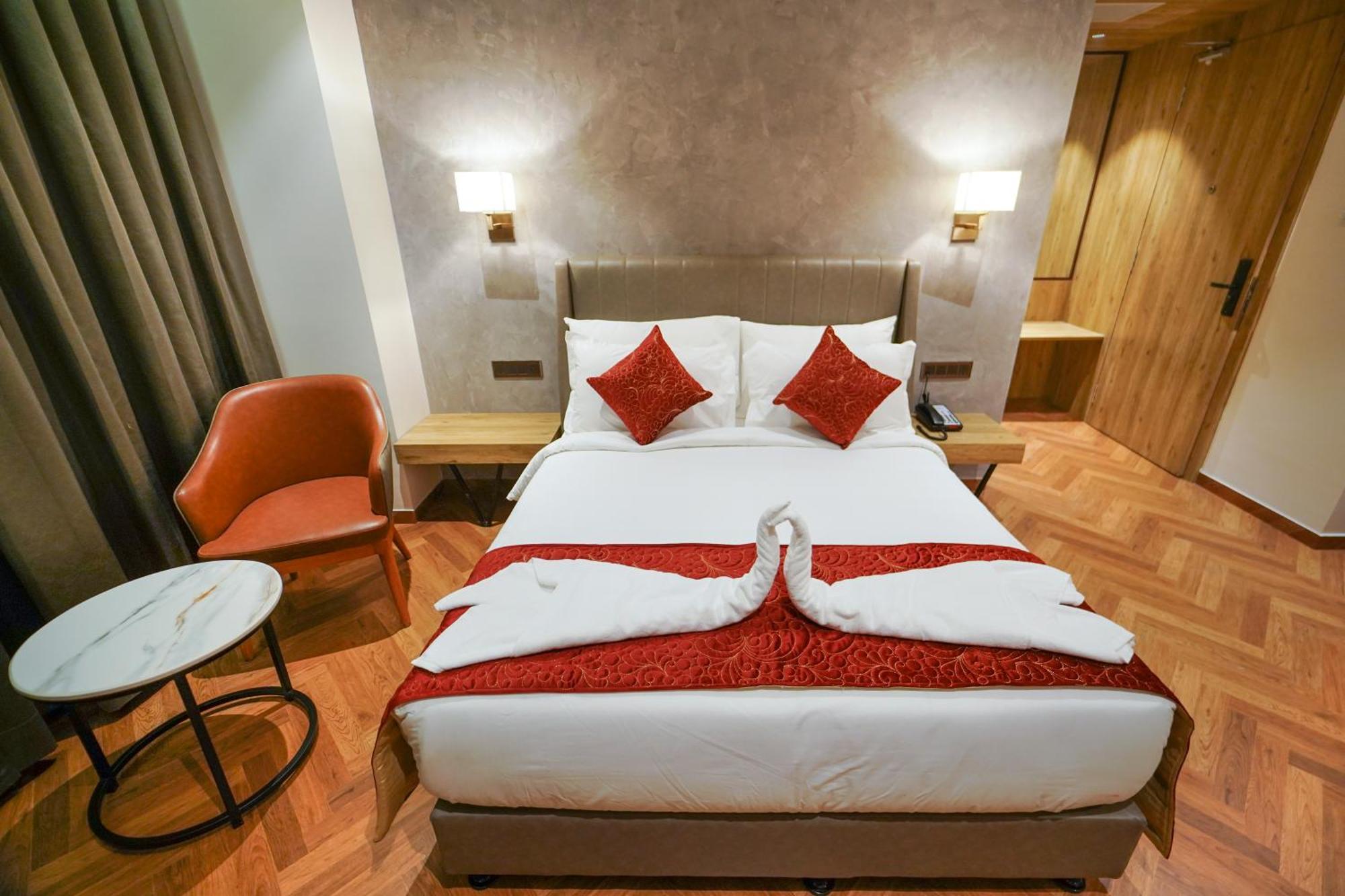 Hotel Park Inn Nellore - Near The Hospital & Highway ภายนอก รูปภาพ
