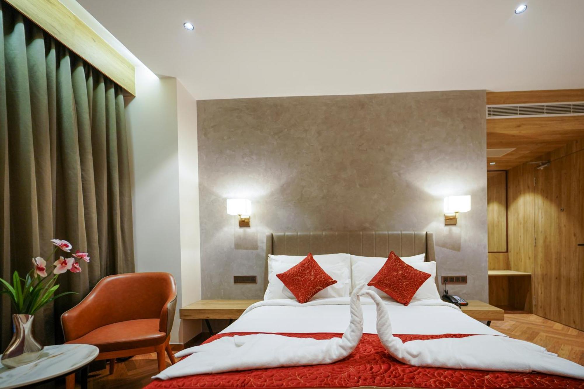 Hotel Park Inn Nellore - Near The Hospital & Highway ภายนอก รูปภาพ