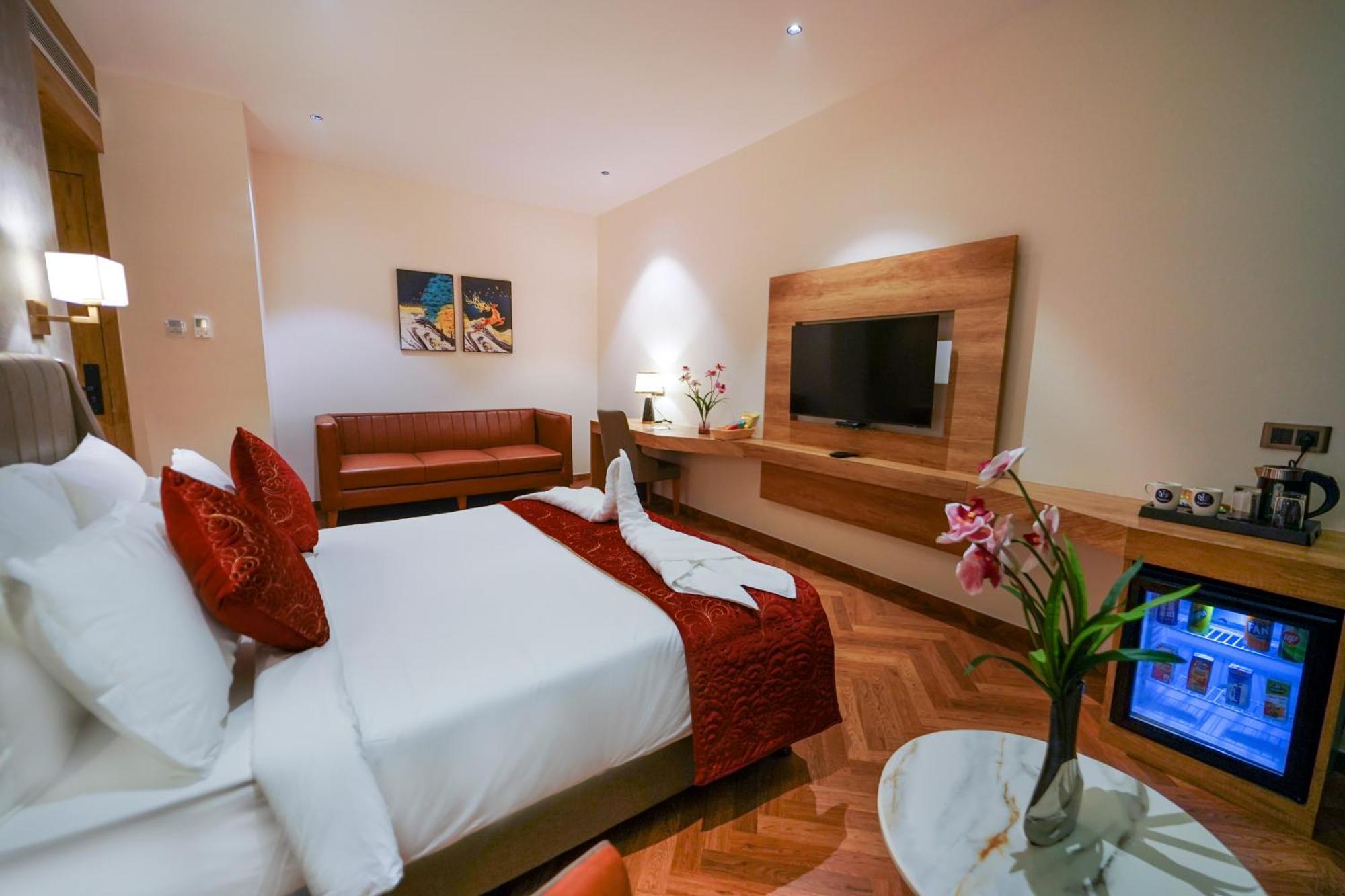 Hotel Park Inn Nellore - Near The Hospital & Highway ภายนอก รูปภาพ